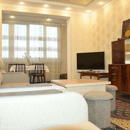 Апартаменты Massiv Apt Ереван Экстерьер фото