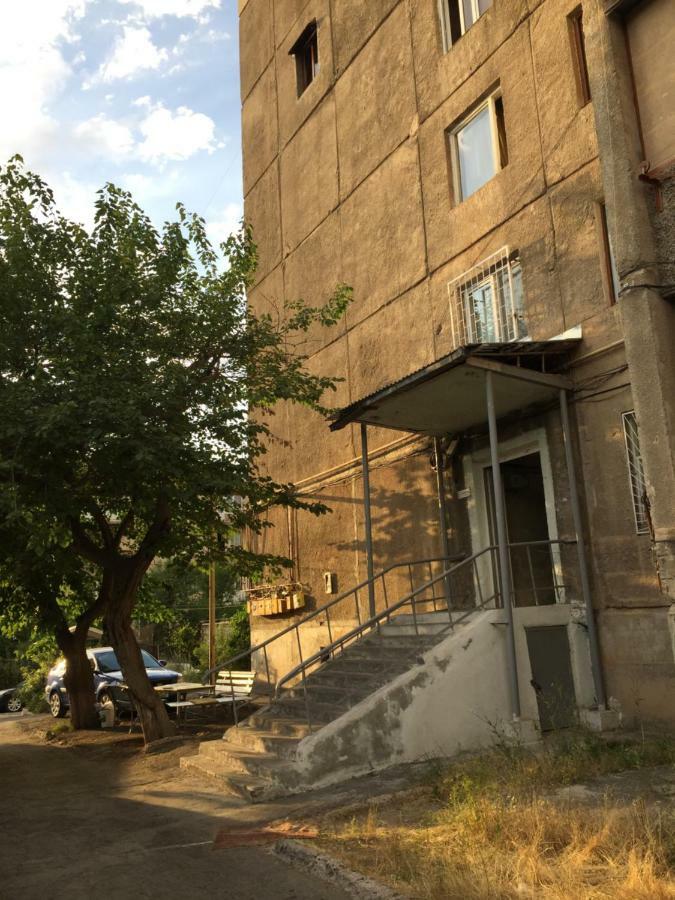 Апартаменты Massiv Apt Ереван Экстерьер фото